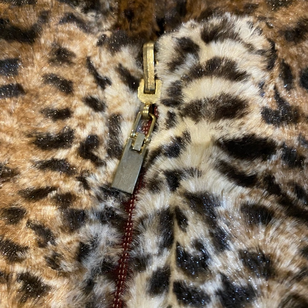 Louis Paris Burgundy Quilted and Animal Fur Print Reversible Vest - Picture 4 of 10